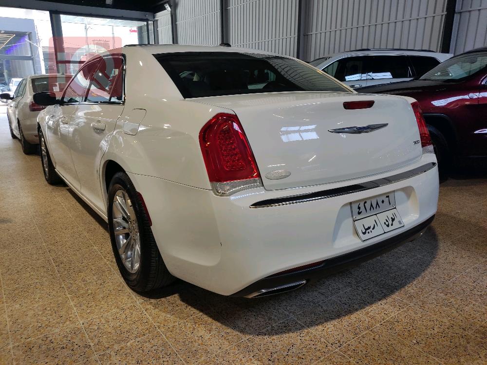 کرایسلەر 300